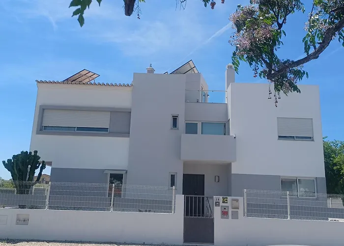 Villa Oasis Park Modern In Portimão