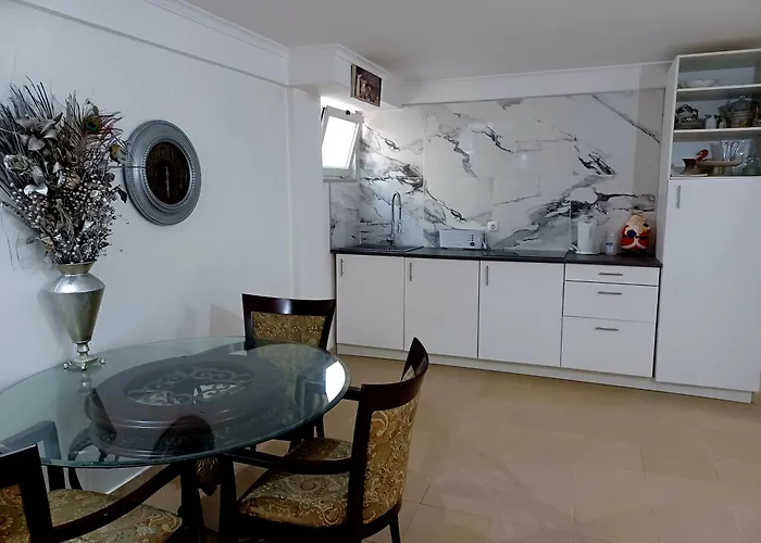 Oasis Park Modern In וילה