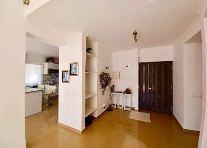 Villa Oasis Park Modern In Portimão