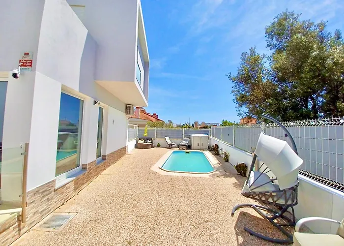 Oasis Park Modern In Вилла *