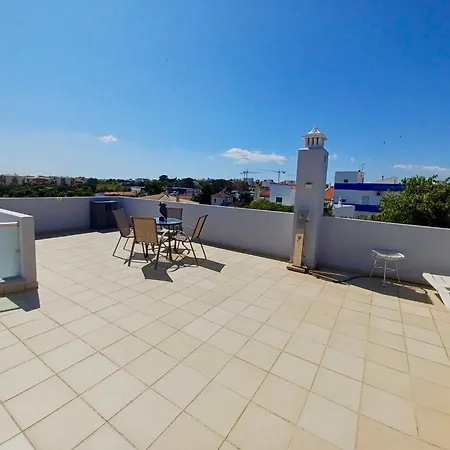 Oasis Park Modern In بورتيماو