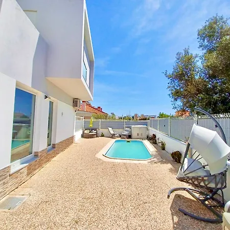 Oasis Park Modern In فيلة *