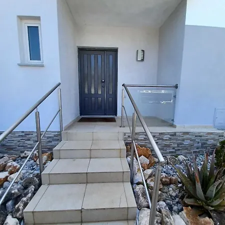 Oasis Park Modern In